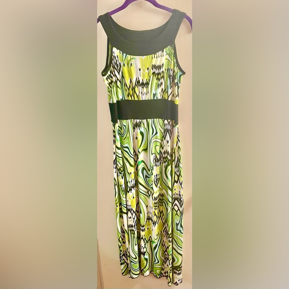 Midi to Maxi  Dress abstract colorful design    SIZE MEDIUM